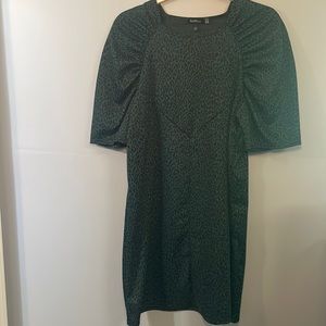 Boohoo hunter green leopard dress. BRAND NEW!